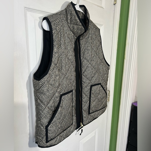 J. Crew Excursion puffer vest herringbone pattern Quilted Size XL Black/Cream - Picture 2 of 10
